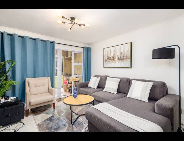 2 BEDROOM APARTMENT FOR SALE IN CENTURY CITY